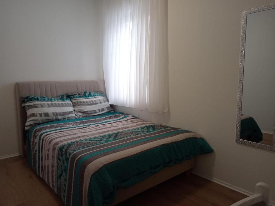 Island View 1 Apartment โนวีวีโนดอลสกี ภายนอก รูปภาพ